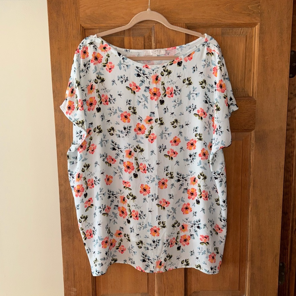 ♻️ LAST CHANCE! Loft Mixed Media Floral Print Blouse - Size 24